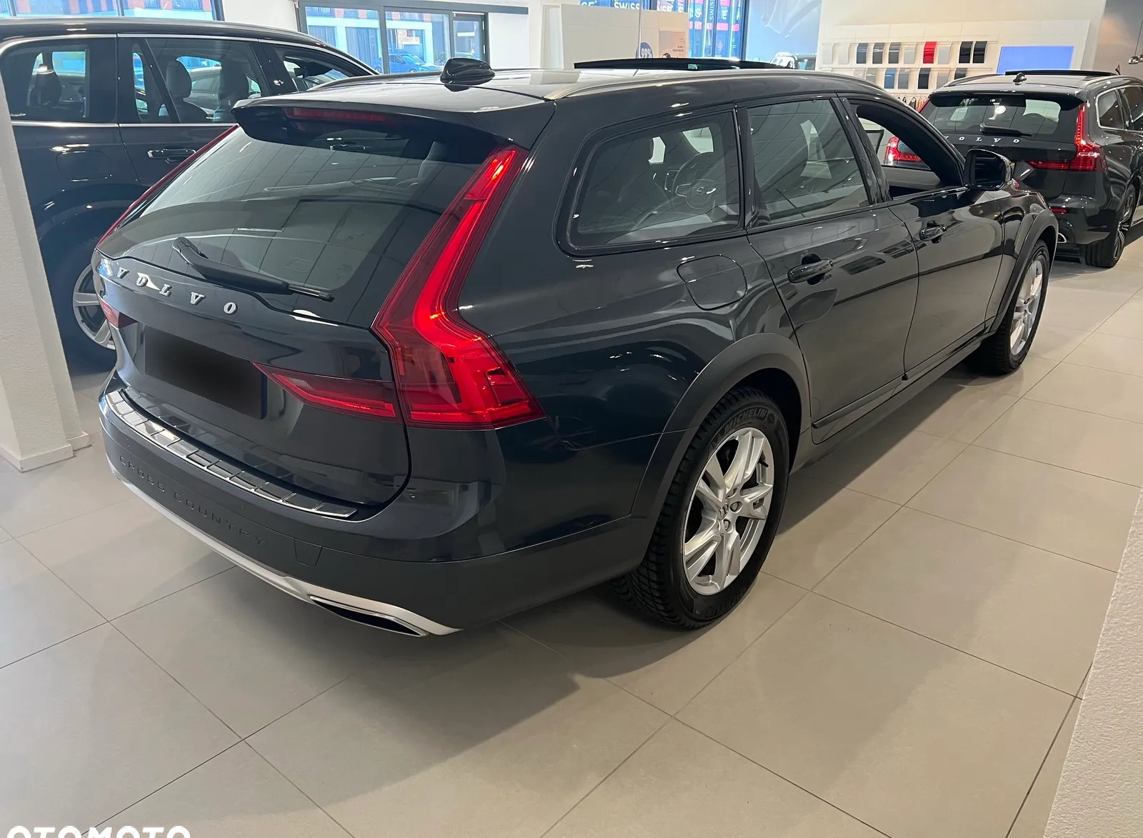 Volvo V90 Cross Country cena 135900 przebieg: 161900, rok produkcji 2017 z Zawidów małe 277